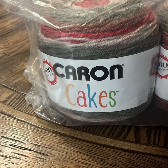 3 pack Caron Cakes Yarn - Picture 3 of 12